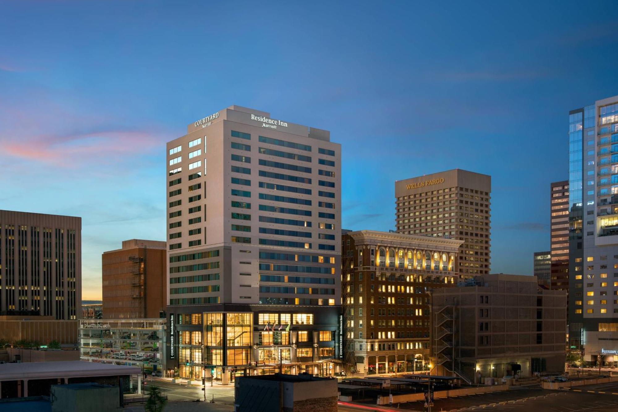 Courtyard By Marriott Phoenix Downtown Esterno foto